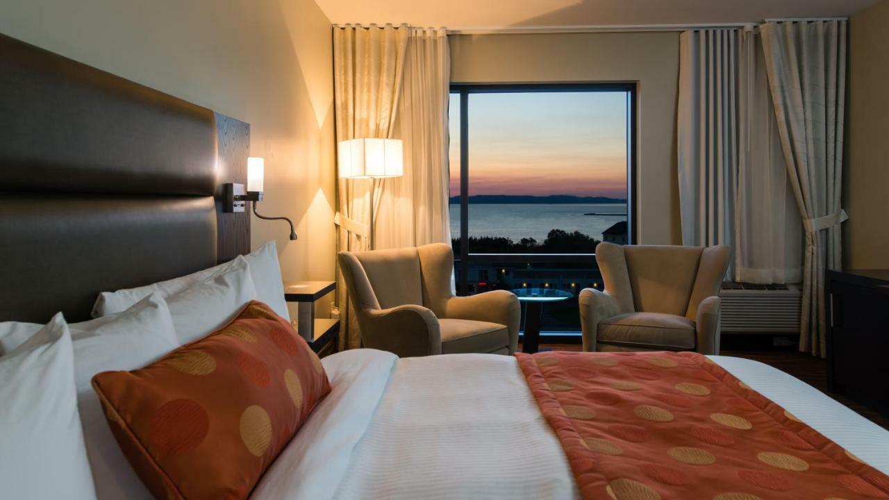 Hotel Levesque Riviere-du-Loup Bagian luar foto